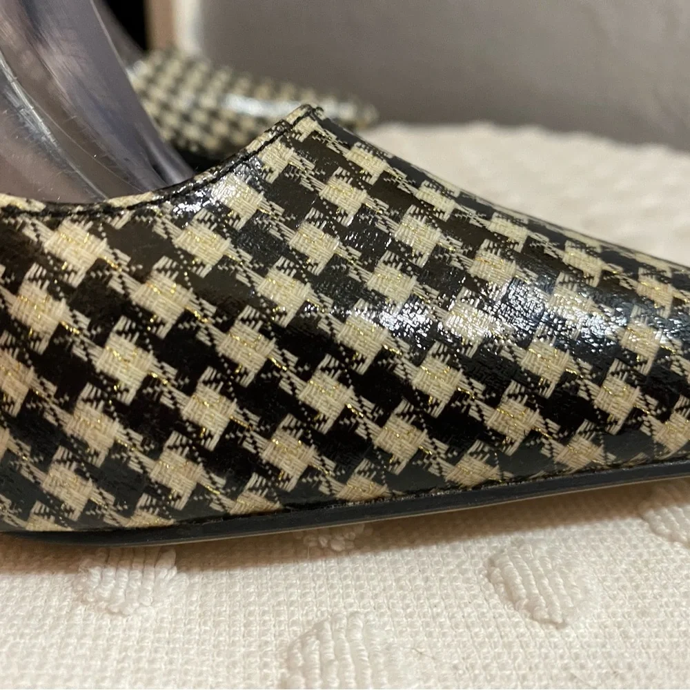 Dollhouse Heel-PEELING ON THE INSIDE PRICED REFLECTS THIS-AS IS SALE - Picture 5 of 9